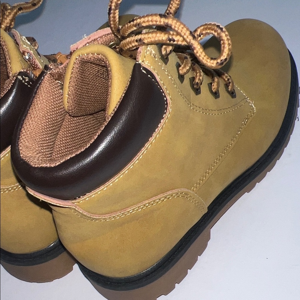 Kids Tan and Black Boots - Picture 6 of 9